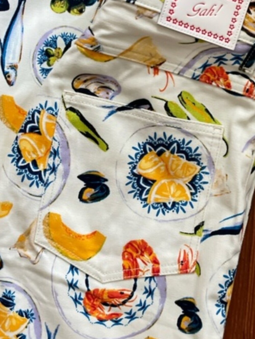 NWOT Lisa Says Gah Cream Printed Pants with Multicolor Seafood Tapas Motif Sz 8 - Picture 8 of 12